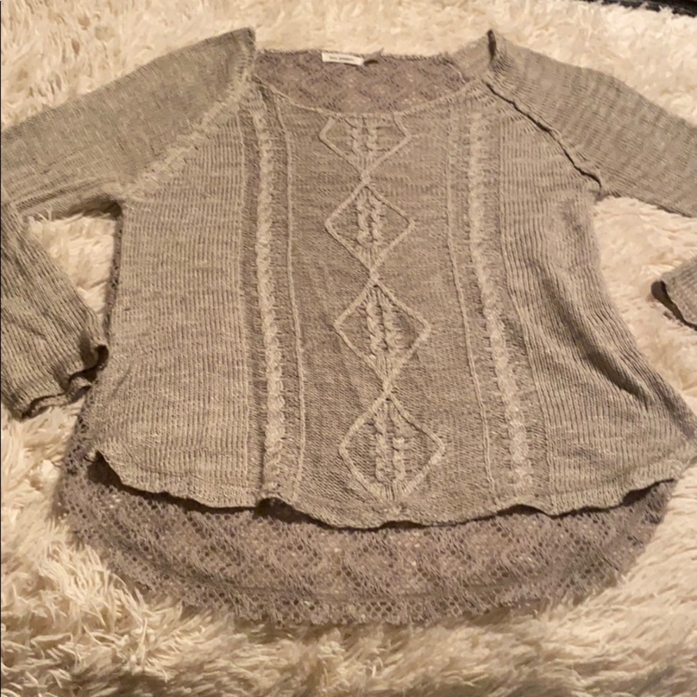 Gray light woven cable knit sweater w/ lace back